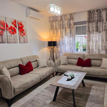 Grace'S Centre Apartment شكودر المظهر الخارجي الصورة