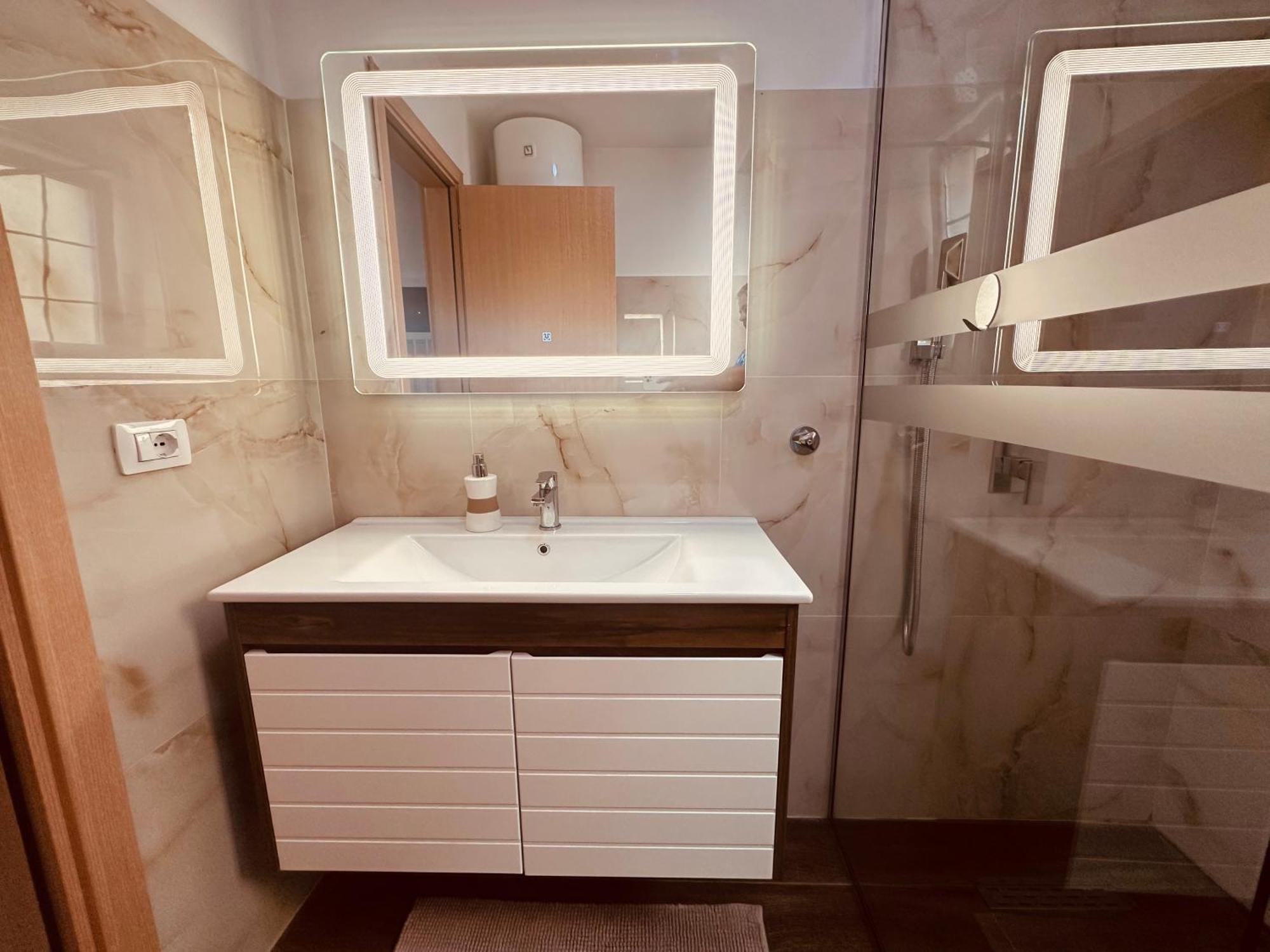 Grace'S Centre Apartment شكودر المظهر الخارجي الصورة